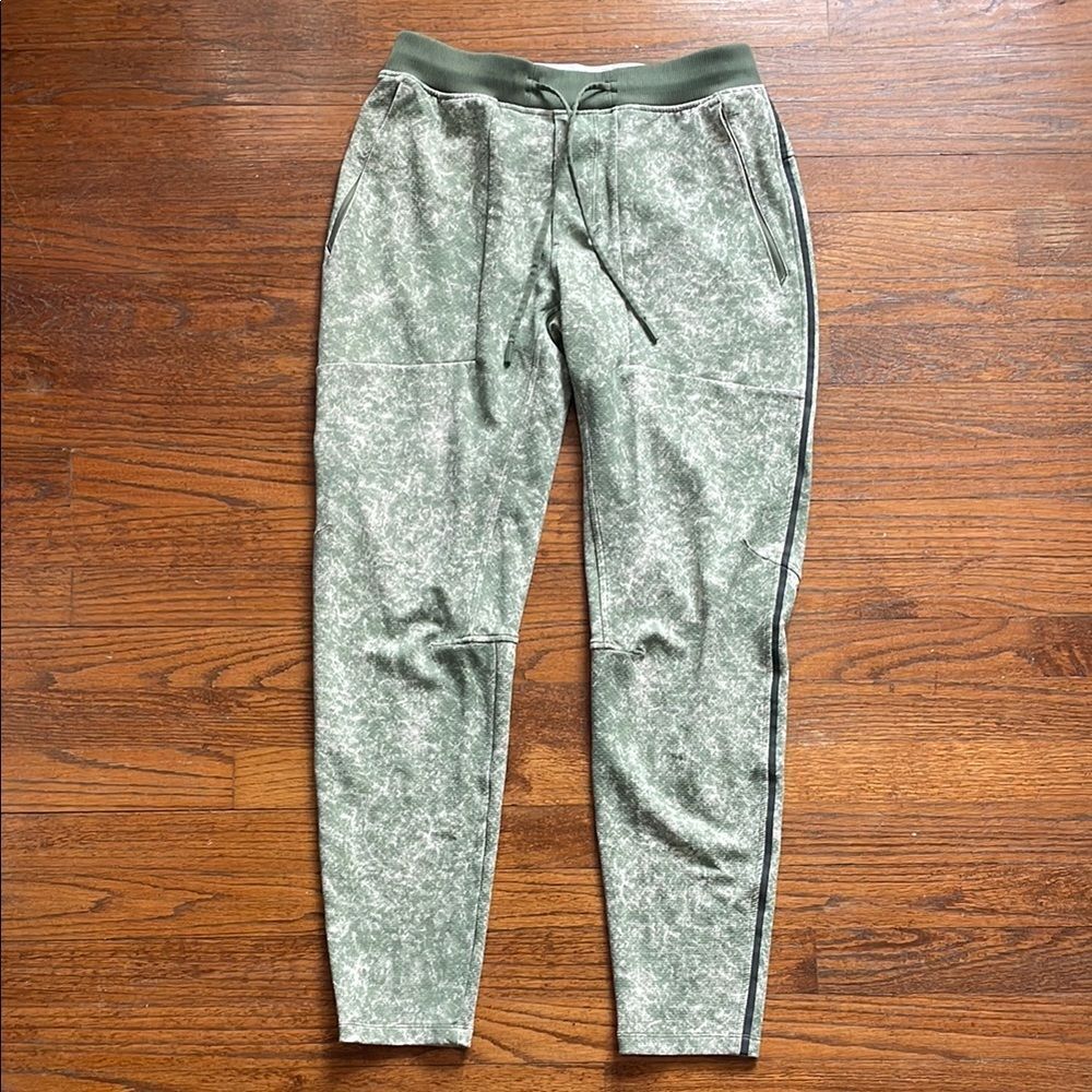 Lululemon Men’s Denim Wash Print Green Twill Multi Textured Tech Pant
